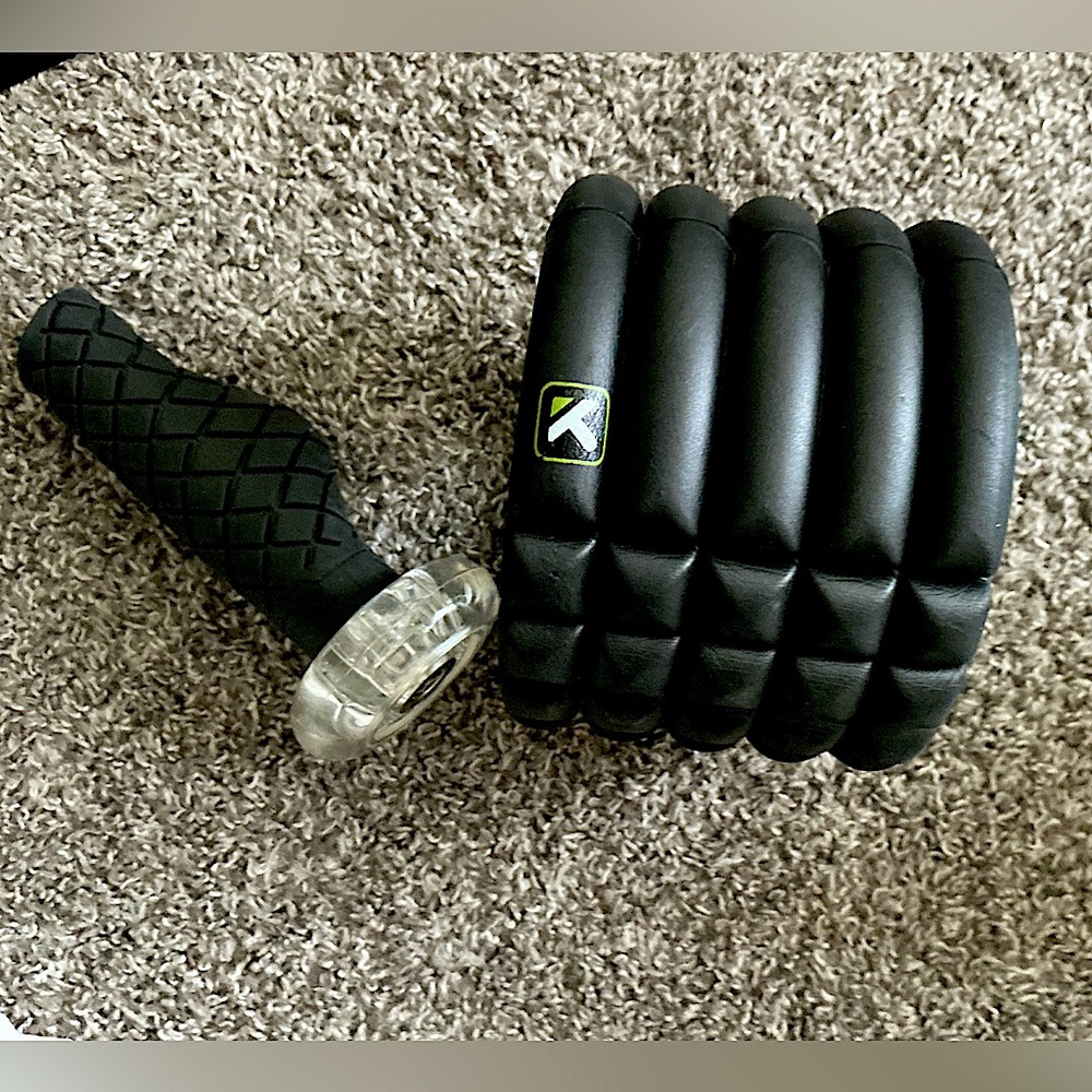 Trigger Point Mini Travel Foam Roller
& Pressure Point Wheel Tool Set